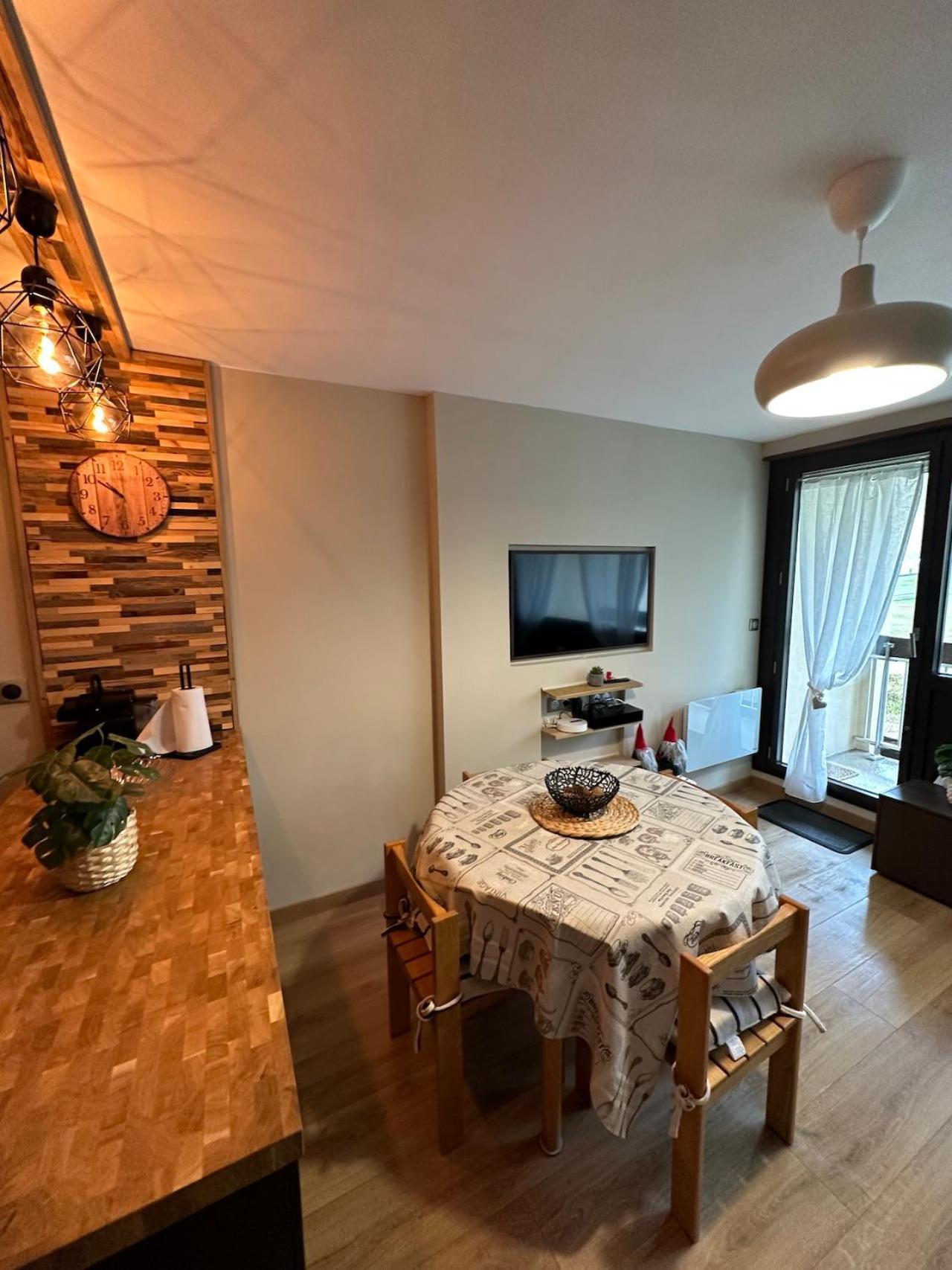 Studio Les Chalmettes 4 Personnes Au Pied Des Pistes Wifi - Balcon - Parking Montgenevre Exterior photo